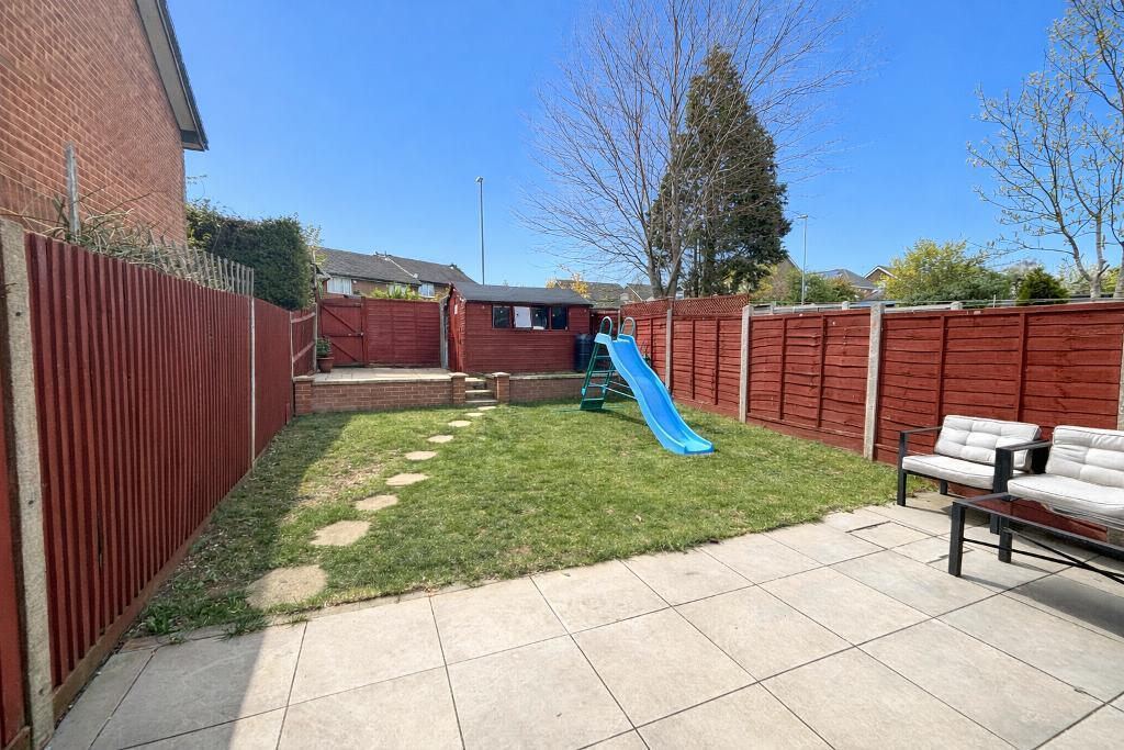 Bushmead, Luton LU2 3 bed end of terrace house for sale - £320,000