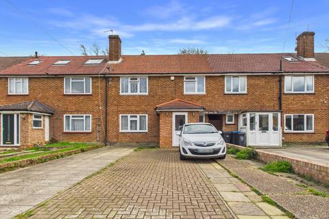 4 bedroom terraced house to rent, Harewood Gardens, South Croydon