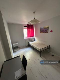 3 bedroom maisonette to rent, Bowley House, London, SE16