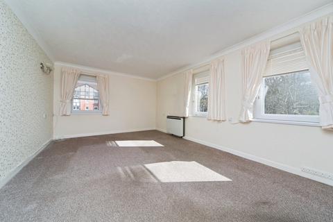 2 bedroom flat for sale, Conway Road, Colwyn Bay, Conwy, LL29