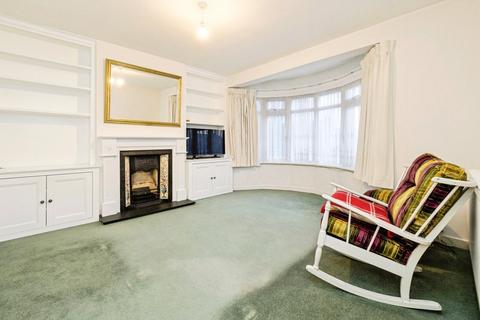 3 bedroom terraced house for sale, Geariesville Gardens, Ilford, IG6