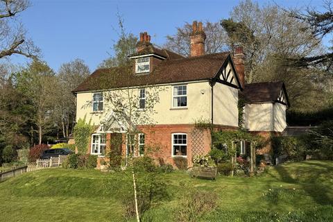 4 bedroom semi-detached house for sale, Wormley, Godalming