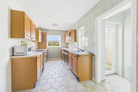 4 bedroom detached bungalow for sale, Lundy Close, Porthcawl CF36