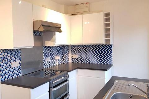 3 bedroom semi-detached house to rent, Park Place, Sarn, Bridgend