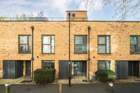 2 bedroom house for sale, Lingham Street, London SW9