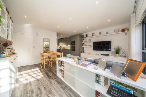 2 bedroom house for sale, Lingham Street, London SW9
