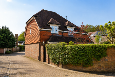 4 bedroom detached house for sale, Winterbourne Mews, Oxted, Surrey