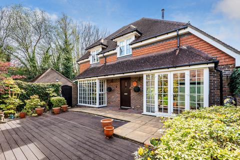 4 bedroom detached house for sale, Winterbourne Mews, Oxted, Surrey