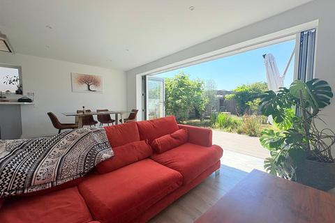 4 bedroom detached house for sale, Bramley Road, Ferndown