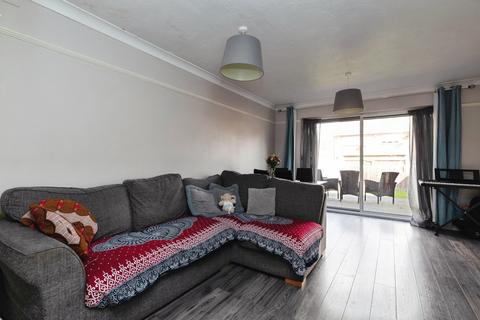 2 bedroom house for sale, Great Galley Close, Barking, IG11