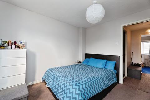 2 bedroom house for sale, Great Galley Close, Barking, IG11