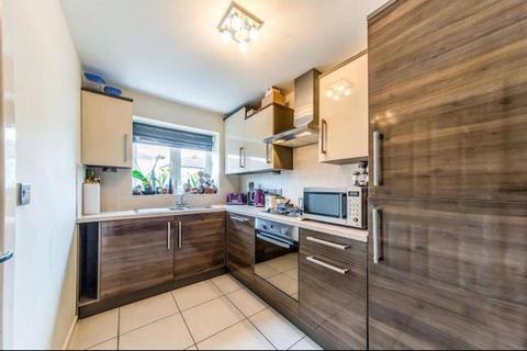 3 bedroom terraced house to rent, Luton LU4