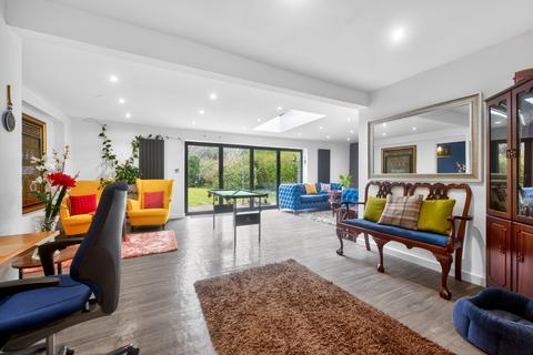 4 bedroom detached bungalow for sale, Bridle Path, Reading, RG8