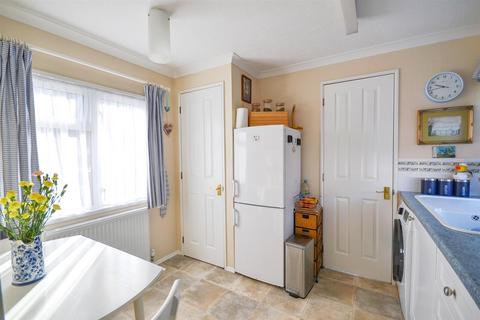 2 bedroom park home for sale, Oak Avenue, Radcliffe-On-Trent, Nottingham