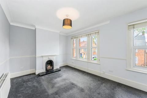 2 bedroom maisonette for sale, Courtenay Road, London