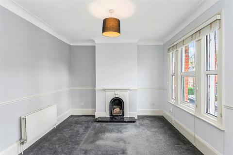 2 bedroom maisonette for sale, Courtenay Road, London