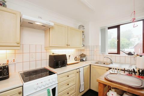 undefined, Walnut Road, Torquay
