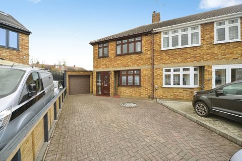 Abbotts Close, Romford, RM7