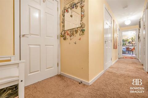 2 bedroom apartment for sale, Tylney Close, Chigwell, IG7