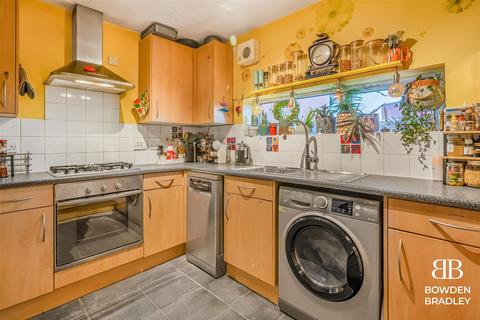 2 bedroom apartment for sale, Tylney Close, Chigwell, IG7