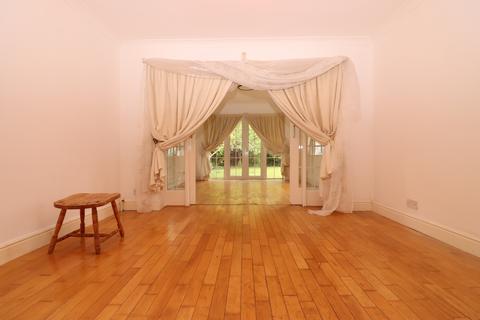 4 bedroom detached house for sale, Luton LU2