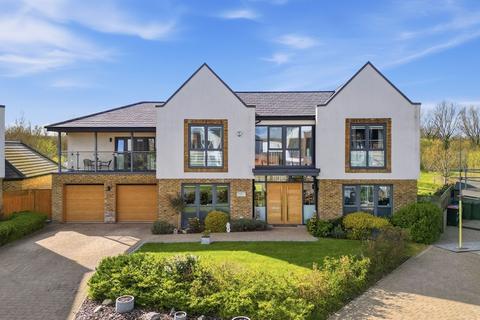 5 bedroom detached house for sale, Ferranti Place, Milton Keynes MK10