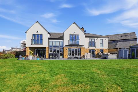 5 bedroom detached house for sale, Ferranti Place, Milton Keynes MK10