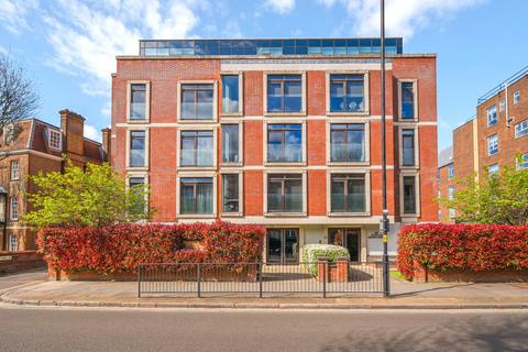 3 bedroom flat for sale, Fortis Green, London, N10