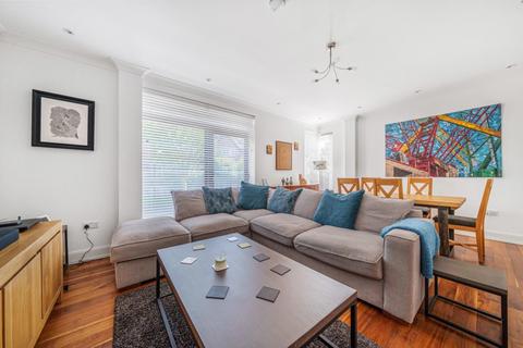 3 bedroom flat for sale, Fortis Green, London, N10