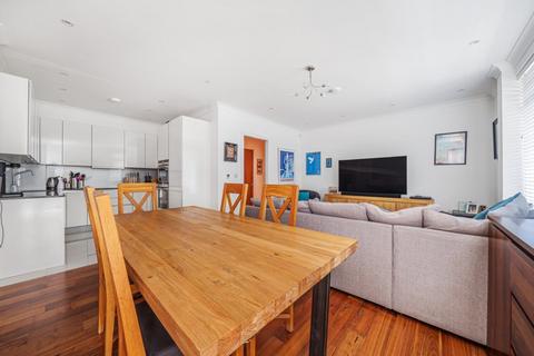 3 bedroom flat for sale, Fortis Green, London, N10