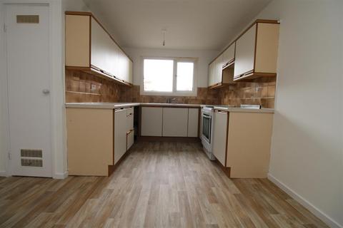 3 bedroom terraced house to rent, Tirrington South Bretton Peterborough