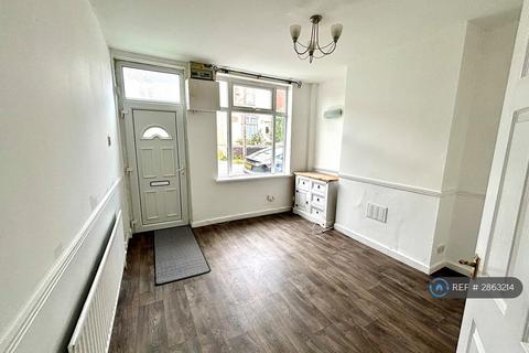 2 bedroom semi-detached house to rent, High Mount Street, Hednesford, WS12