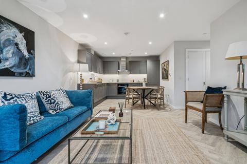 2 bedroom flat for sale, Fallsbrook Road, London