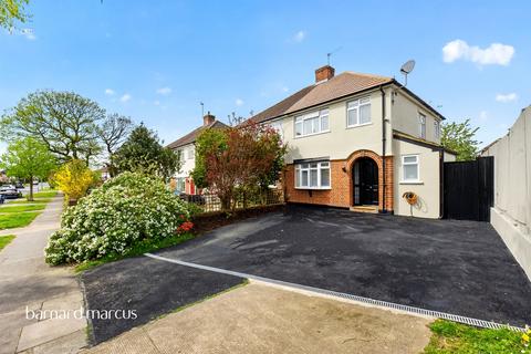 3 bedroom semi-detached house for sale, Gilders Road, Chessington