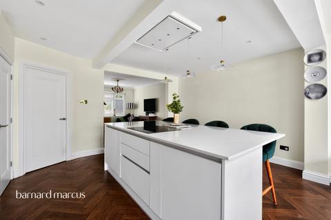 3 bedroom semi-detached house for sale, Gilders Road, Chessington