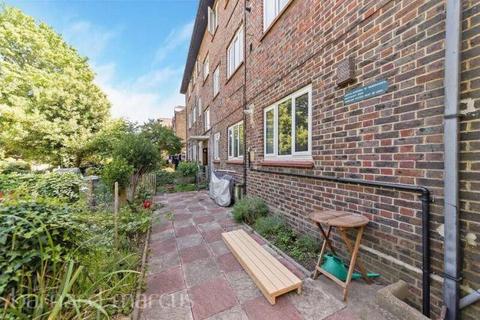 1 bedroom flat to rent, Baskerville Road