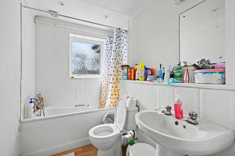 2 bedroom apartment for sale, Station Road, Broxbourne