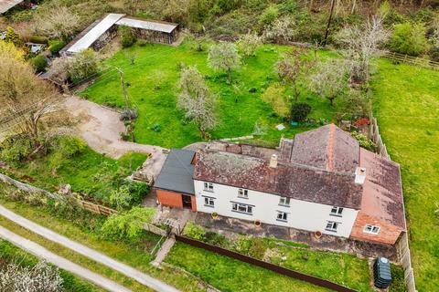 4 bedroom cottage for sale, Hillend, Twyning, Tewkesbury, Gloucestershire, GL20