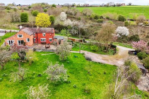 4 bedroom cottage for sale, Hillend, Twyning, Tewkesbury, Gloucestershire, GL20