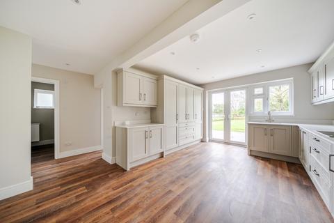 3 bedroom detached house to rent, Oakley Green Road Oakley Green SL4