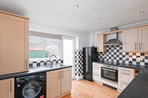 2 bedroom end of terrace house to rent, Ostlers Close, Copmanthorpe, York, YO23