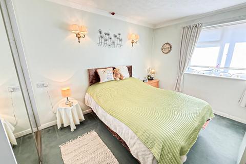 2 bedroom flat for sale, Well Lane, Greasby, CH49