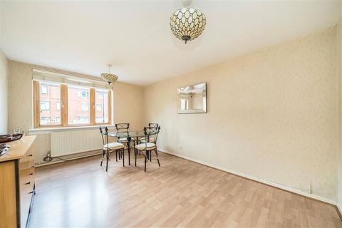 1 bedroom flat for sale, Stoneycroft Close, London SE12