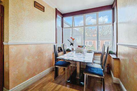 4 bedroom semi-detached house for sale, Evington Road, Leicester