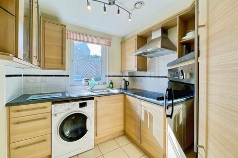 2 bedroom flat for sale, Lys Lander, Tregolls Road, Truro, Cornwall, TR1