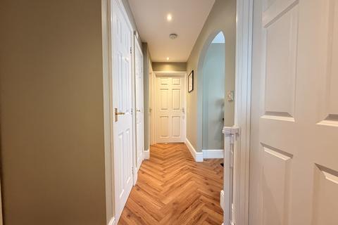 3 bedroom detached bungalow to rent, Burton Rise, Nottingham, NG17