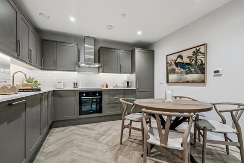2 bedroom flat for sale, Fallsbrook Road, London