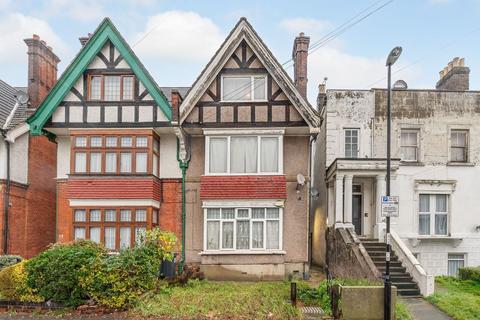 2 bedroom flat for sale, Albert Road, SE25, South Norwood, London, SE25