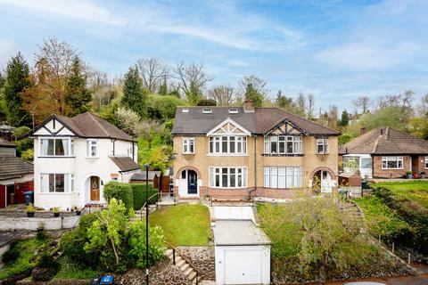 Valley Road, Kenley, CR8