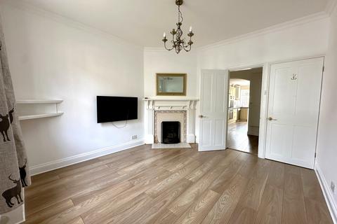 2 bedroom terraced house to rent, Stanley Road, Newmarket, Suffolk